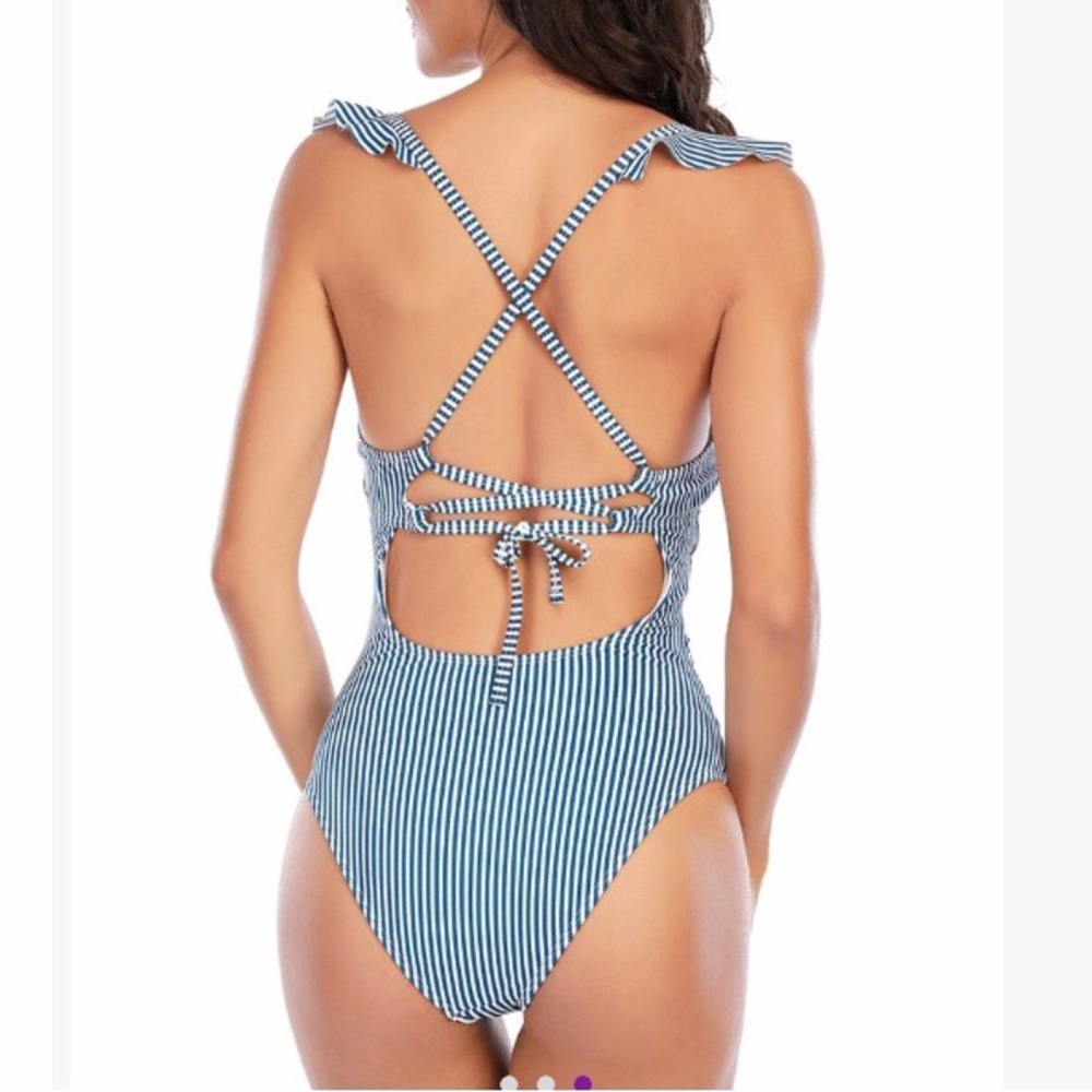 Cupshe blue/white stripe one piece swimsuit